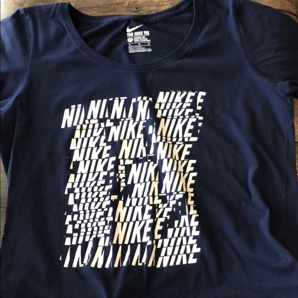 Nike Tee - Athletic Cut - Size XL